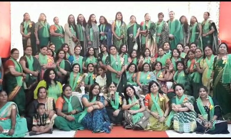 उन्नति फाउंडेशन बोकारो द्वारा श्रावण महोत्सव का आयोजन बोकारो क्लब सेक्टर पांच में किया गया. महोत्सव का शुभारंभ अर्चना सिंह और प्रमुख सदस्यों द्वारा दीप प्रज्वलन कर किया गया, कार्यक्रम की शुरुआत सभी की सुख की कामना करते हुए गायत्री मंत्र और गणेश वंदना से की गई ।