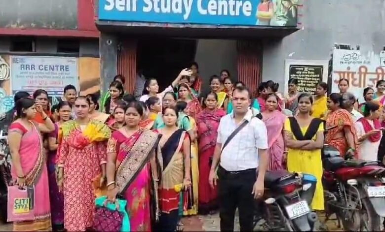 झारखंड मुख्यमंत्री मईया सम्मान योजना में नहीं पहुंचे अधिकारी।