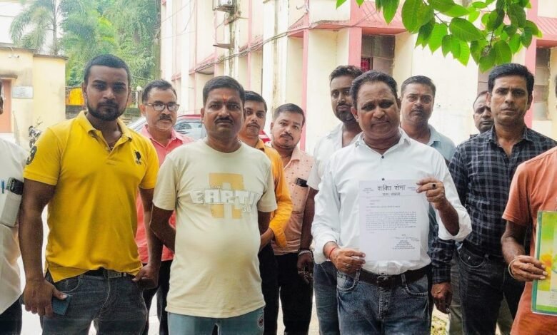 बोकारो में विश्वकर्मा लोन योजना में देरी को लेकर अधिकारियों के खिलाफ शिकायत