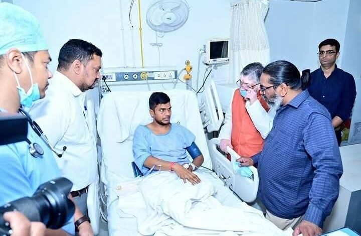 हेमंत सोरेन घायल जवान से मुलाकात