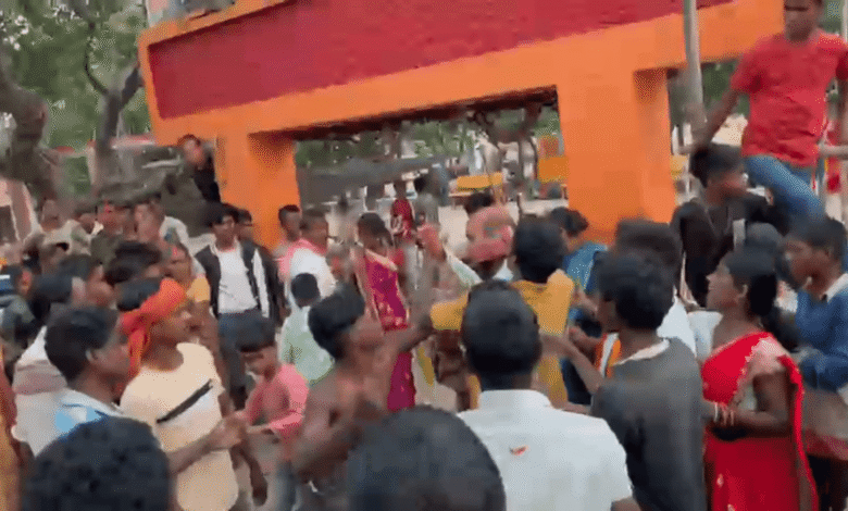 गिरिडीह: बाबा दुःखहरणनाथ मंदिर के पुजारी की पिटाई