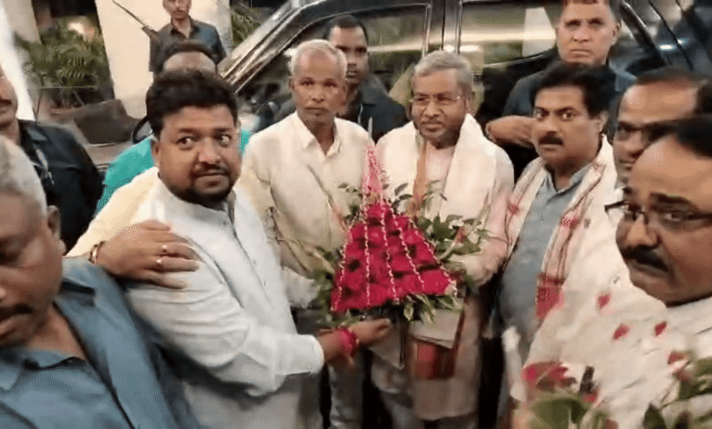 धनबाद में बाबूलाल मरांडी का सरकार पर हमला, कहा – झारखंड सरकार शराब से समाज बर्बाद कर रही है