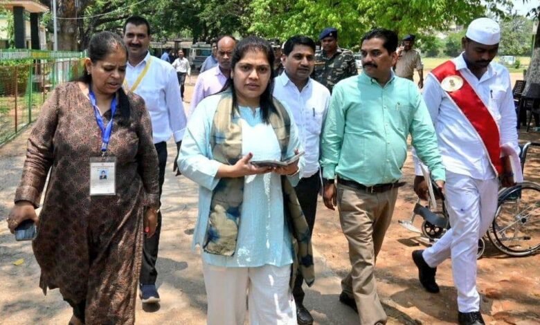 नीट (यूजी) परीक्षा 2025 को लेकर डीसी विजया जाधव ने लिया परीक्षा केंद्रों का जायजा