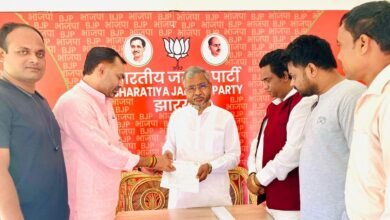 बोकारो में बांग्लादेशी घुसपैठ पर BJP नेता का बड़ा कदम, बाबूलाल मरांडी से की मुलाकात