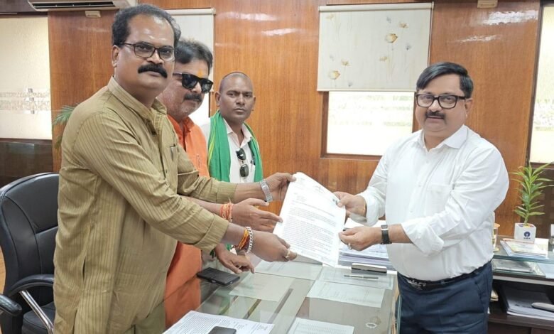 बोकारो: विस्थापितों की नियोजन नीति और गुमटी आवंटन में प्राथमिकता की मांग पर झामुमो हुआ मुखर