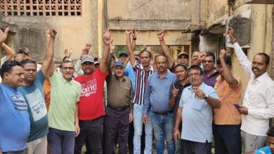 बोकारो स्टील के क्वार्टरों को डैमेज घोषित करने पर भड़के लोग, आंदोलन तेज