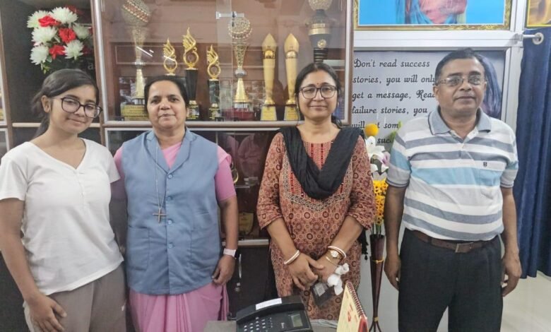 होली क्रॉस स्कूल बोकारो की अंकिता चक्रवर्ती ने CBSE 12वीं आर्ट्स में 99.2% लाकर रचा इतिहास