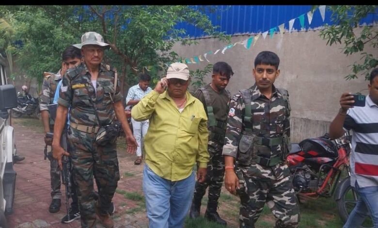 हजारीबाग में भ्रष्टाचार निरोधक ब्यूरो की कार्रवाई, राजस्व कर्मचारी रिश्वत लेते रंगे हाथ गिरफ्तार