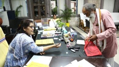 अबुआ आवास घूस कांड: लाभुक को DC ने लौटवाई 20 हजार की राशि, रोजगार सेवक पर कार्रवाई के निर्देश