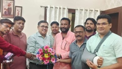 कांग्रेस नेता मनोज राय ने बोकारो के नव पदस्थापित डीसी अजय नाथ झा का किया स्वागत, हवाई सेवा और विस्थापन के मुद्दे उठाए