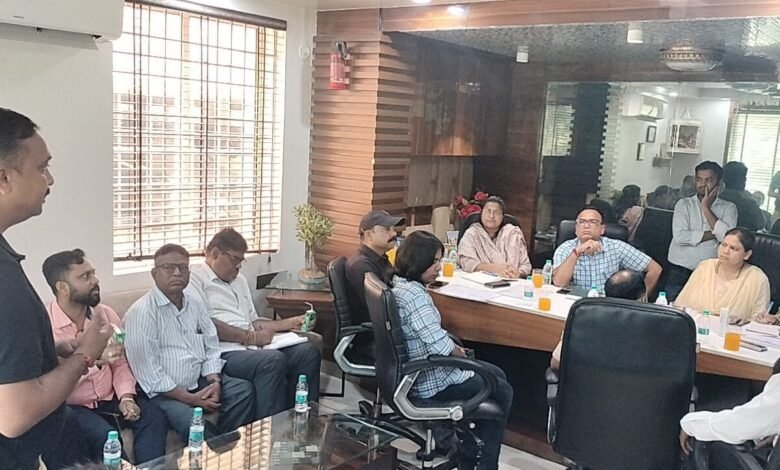 मालती रेसिडेंसी में डॉग्स विवाद पर जिला प्रशासन ने किया निरीक्षण, शेल्टर होम निर्माण का निर्णय