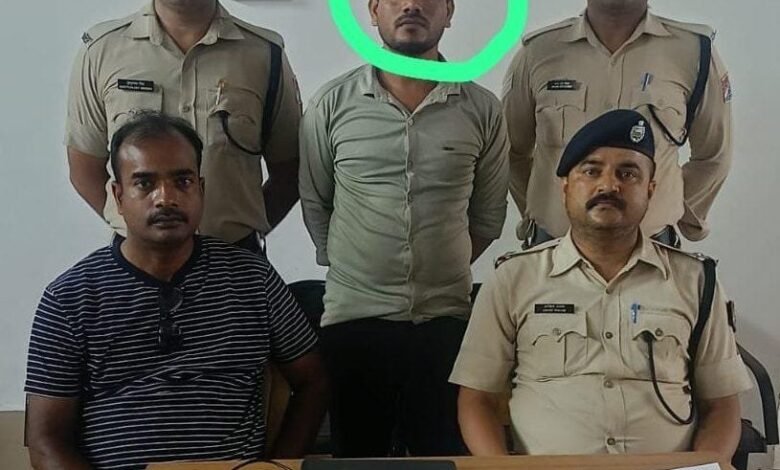 जैनामोड़ में आरपीएफ की छापेमारी, अवैध ई-टिकट दलाली में एक गिरफ्तार