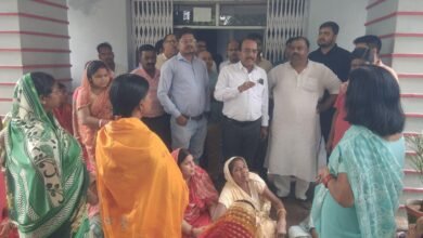 🔌 बिजली-पानी की समस्या से जूझ रही कथारा कॉलोनी की महिलाओं का विरोध प्रदर्शन, पीओ से मिला आश्वासन