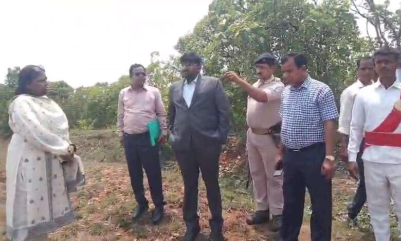 उपायुक्त रवि आनंद ने किया नाला प्रखंड का निरीक्षण, योजनाओं की समीक्षा और दिए सख्त निर्देश