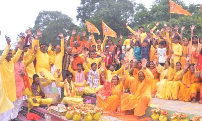 चास तारानगर में श्रीमद् भागवत ज्ञान यज्ञ की भव्य शुरुआत, कलश यात्रा से गूंजा भक्ति भाव