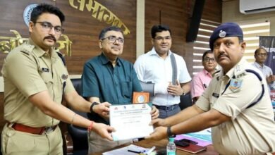 बोकारो में तम्बाकू नियंत्रण समिति की बैठक, कोटपा पालन को लेकर सख्त निर्देश और थाना प्रभारी सम्मानित
