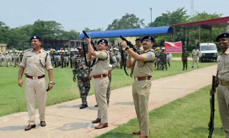 बकरीद से पहले बोकारो पुलिस ने की एंटी राइट मॉक ड्रिल, उपद्रवियों से निपटने के लिए टीम तैयार