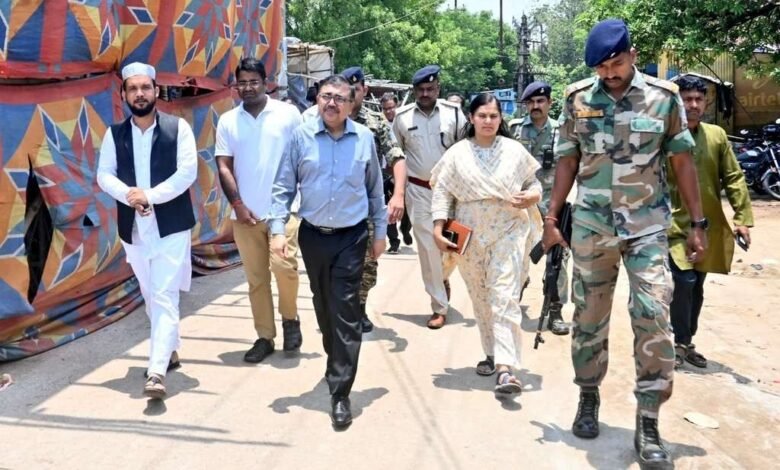 ईद-उल-जुहा को लेकर बोकारो प्रशासन सतर्क, डीसी ने किया कंट्रोल रूम से सुरक्षा व्यवस्था का निरीक्षण