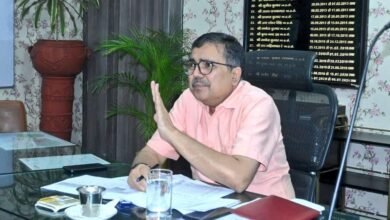 जलापूर्ति योजनाओं को समय पर पूरा करें, पेयजल से वंचित लोगों को मिले लाभ: उपायुक्त अजय नाथ झा