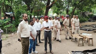 बोकारो स्टील प्रबंधन ने अतिक्रमण हटाने का अभियान शुरू किया। नया मोड़ से माराफारी तक सड़क किनारे की जमीन से अतिक्रमण हटाकर कंपनी के बोर्ड लगाए गए।