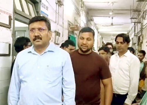 GST इंटेलिजेंस निदेशालय (DGGI) ने जमशेदपुर में फर्जी कंपनी बनाकर किए गए 50 करोड़ रुपये के GST घोटाले का खुलासा किया है। दो आरोपियों को गिरफ्तार कर जेल भेजा गया है।