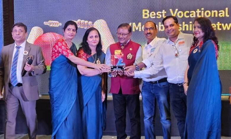 रोटरी क्लब चास को धनबाद में आयोजित रोटरी जिला 3250 के वार्षिक अवार्ड समारोह में समाज सेवा, स्वास्थ्य जागरूकता और सदस्य वृद्धि में उत्कृष्ट योगदान के लिए 5 पुरस्कारों से सम्मानित किया गया।