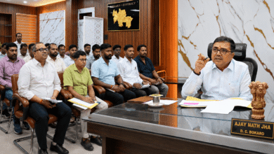 बोकारो में आपूर्ति विभाग की समीक्षा बैठक की अध्यक्षता करते उपायुक्त अजय नाथ झा