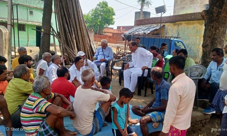 ग्राम जाला बोकारो में किसानों को संबोधित करते महर्षि गज अरविन्द