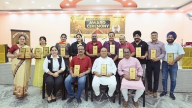 रोटरी क्लब चास के अवार्ड समारोह में सम्मानित सदस्य और पदाधिकारी