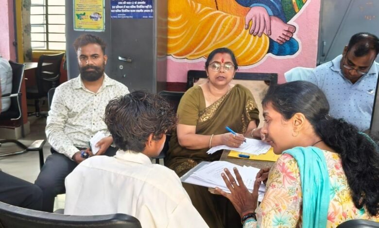 बोकारो रेलवे स्टेशन पर RPF और चाइल्डलाइन द्वारा रेस्क्यू किए गए 11 बच्चे