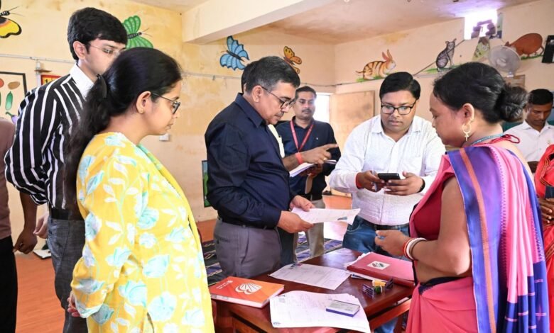 Bokaro Deputy Commissioner inspecting SIR-2026 work at Chakulia Anganwadi Centre