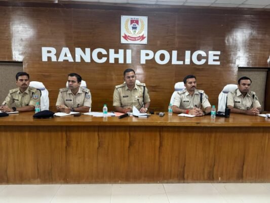 त्योहारों से पहले रांची पुलिस की टाइगर मोबाइल के साथ हाई लेवल बैठक