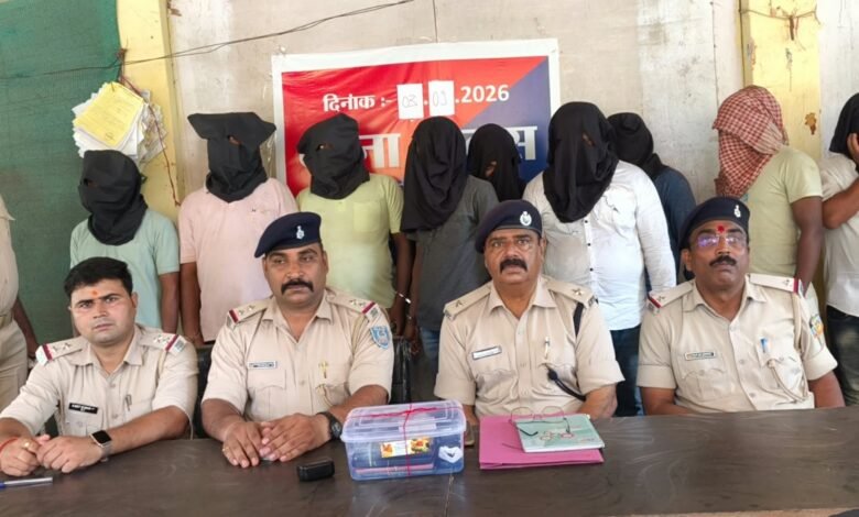 चास में जुए के अड्डे पर पुलिस की छापेमारी