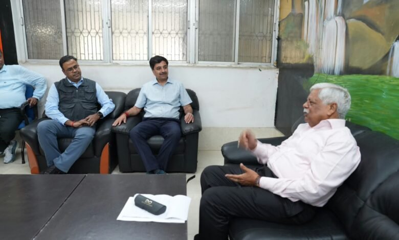 पूर्व मध्य रेल के GM डिम्पी गर्ग का स्टेशन निरीक्षण