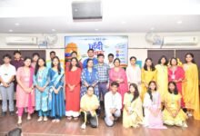 संत जेवियर्स विद्यालय बोकारो में हिन्दी दिवस कार्यक्रम प्रस्तुत करते विद्यार्थी