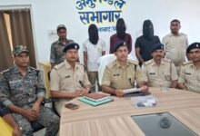 हुसैनाबाद में छोटू सिंह हत्याकांड के आरोपियों की गिरफ्तारी के बाद पुलिस कार्रवाई