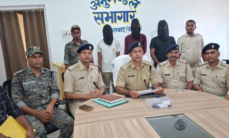 हुसैनाबाद में छोटू सिंह हत्याकांड के आरोपियों की गिरफ्तारी के बाद पुलिस कार्रवाई