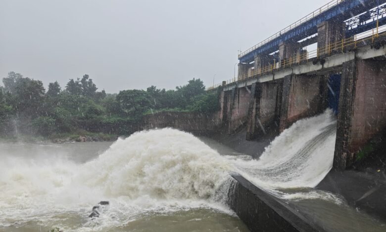 बोकारो के गरगा डैम का जलस्तर खतरे के निशान के करीब
