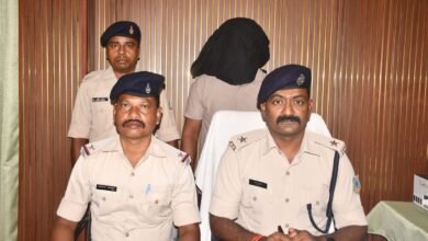 बोकारो माराफारी में अवैध शराब के खिलाफ पुलिस की छापेमारी