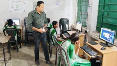 बोकारो में ICT चैंपियनशिप 2026-27 के परीक्षा केंद्र का निरीक्षण करते जिला शिक्षा पदाधिकारी प्रवीण रंजन